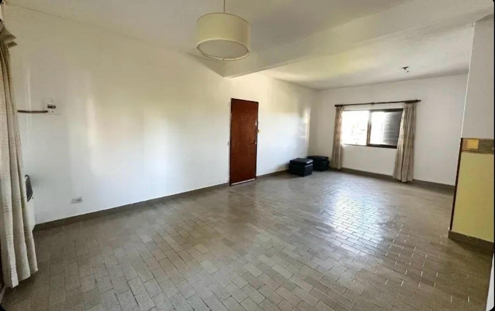 Departamento en Venta en Los Hornos, USD 55.000