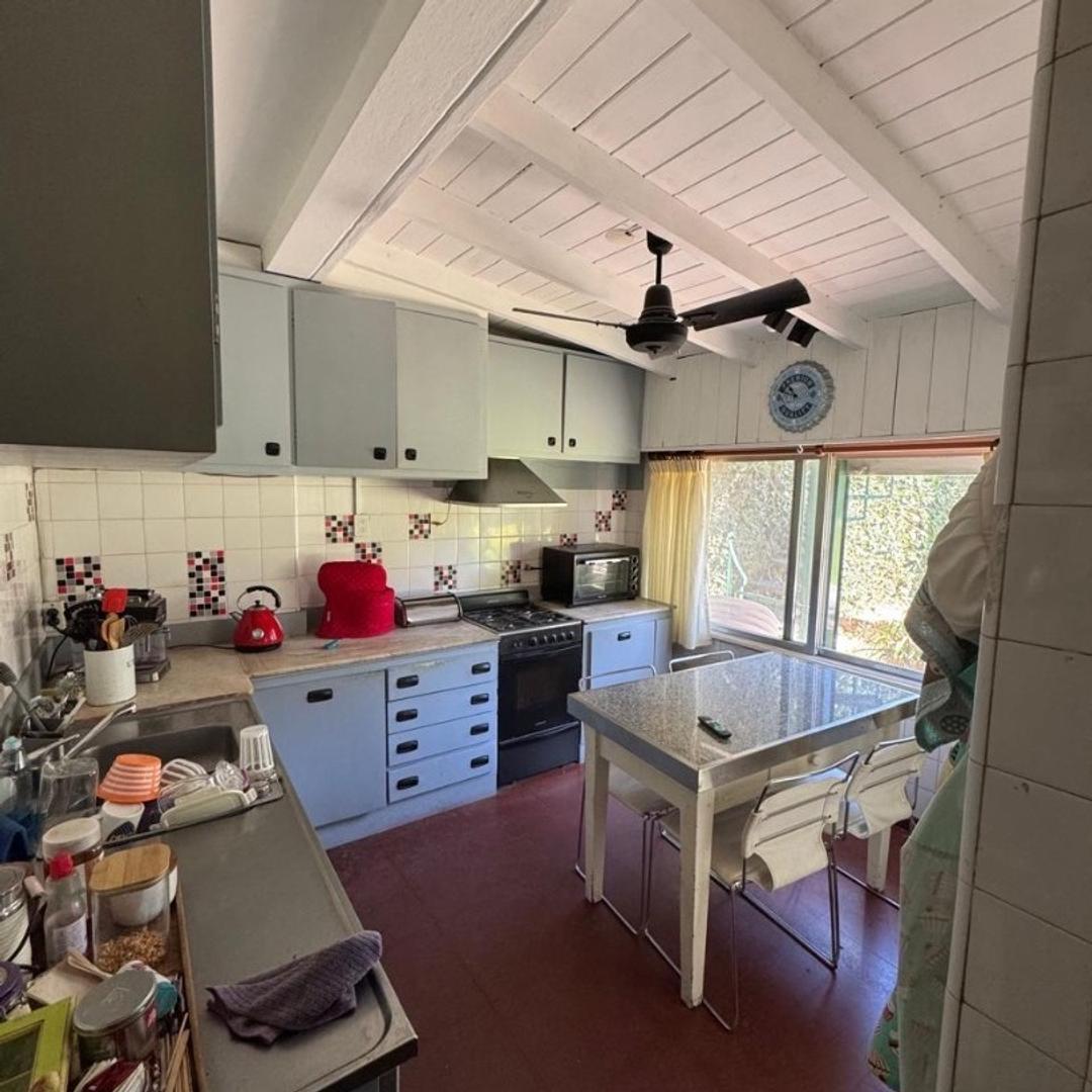 Casa 5 ambientes con 2 baños