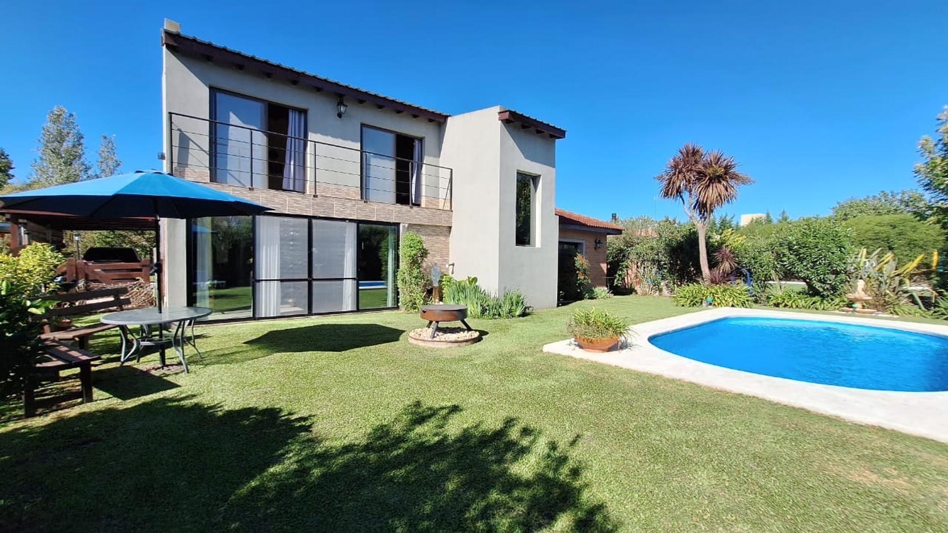 CASA EN VENTA CARDALES VILLAGE