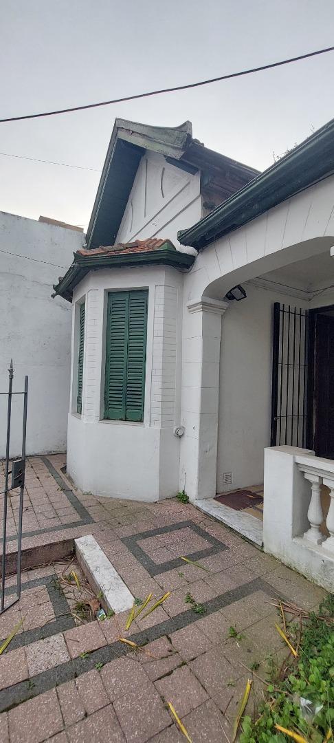 HERMOSA CASA ESTILO INGLES. EXCELENTE UBICACION 