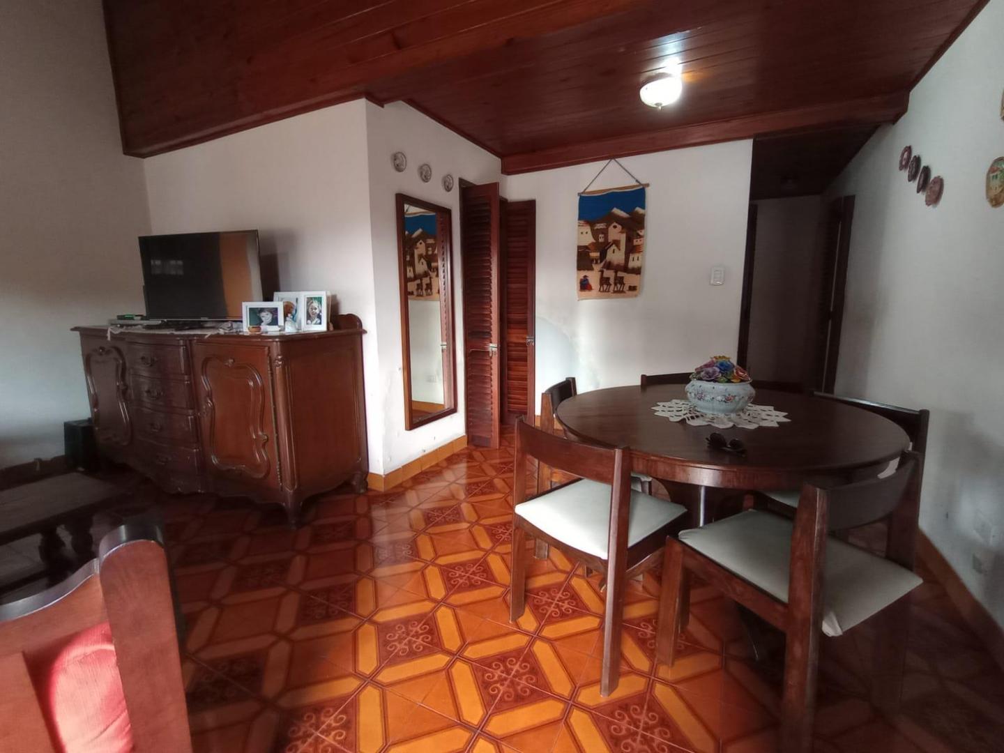 Depto Tipo Casa 4 ambientes con 2 baños