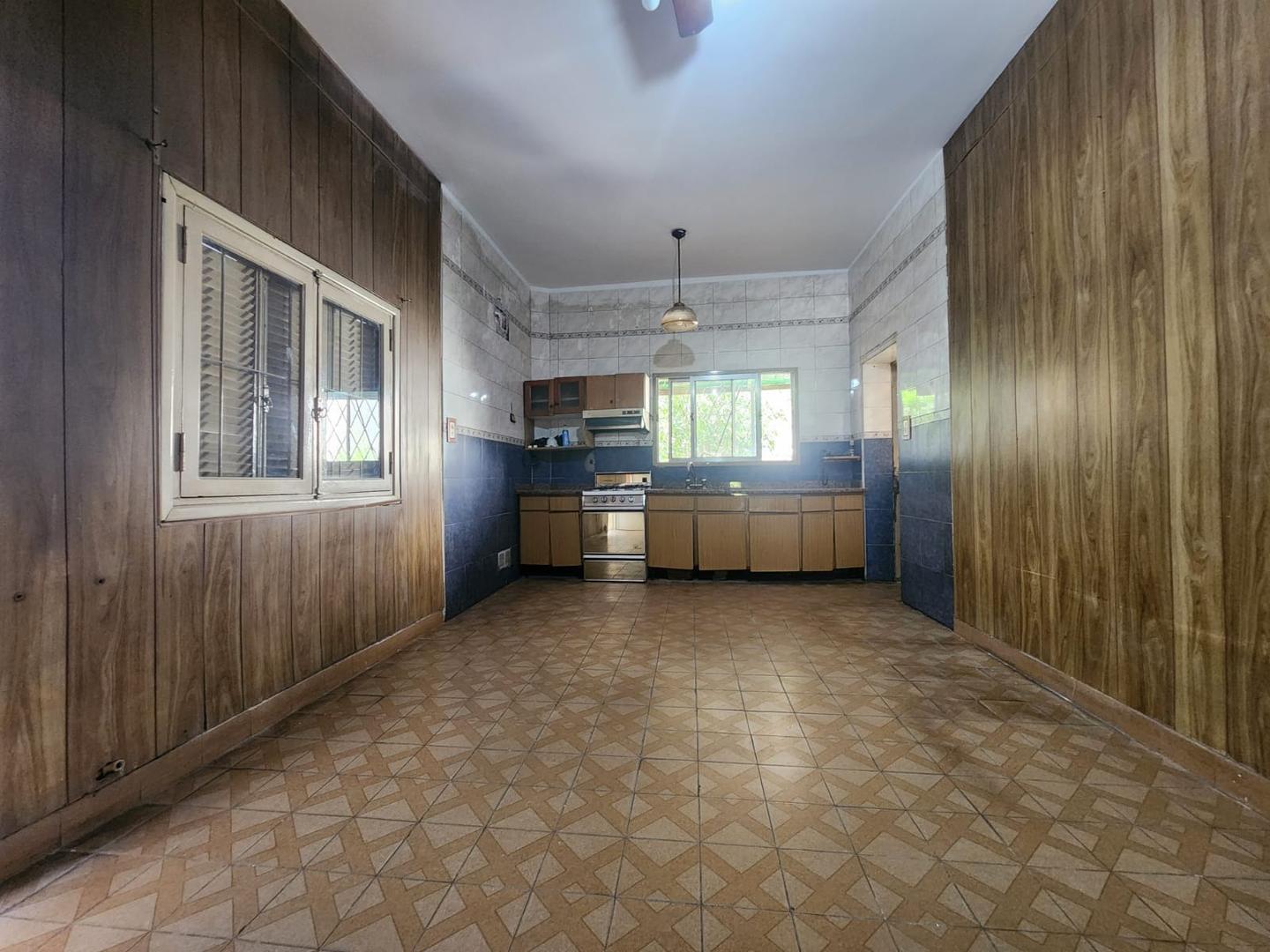 Casa 4 ambientes con 1 baño