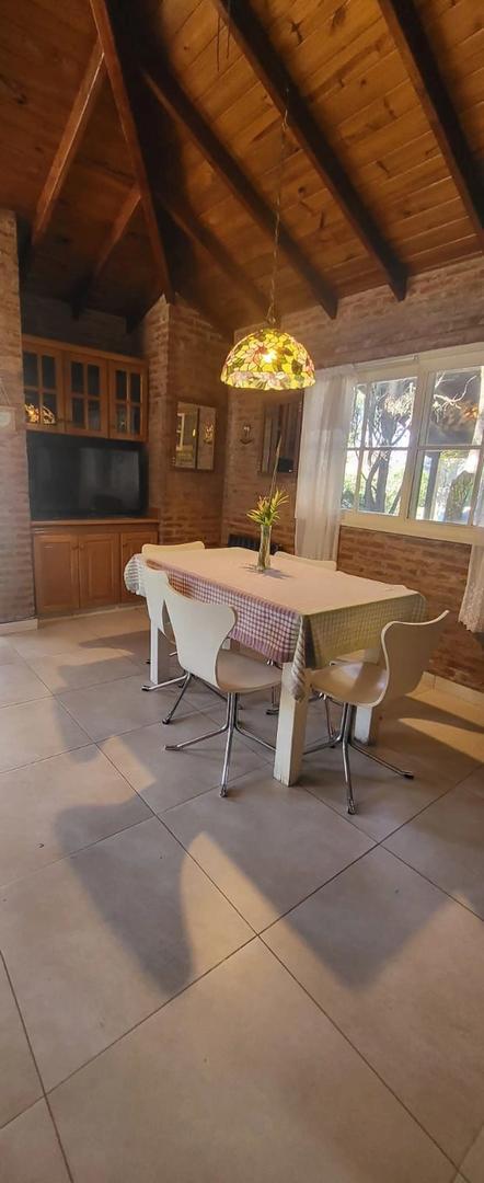 Casa 5 ambientes con 3 baños