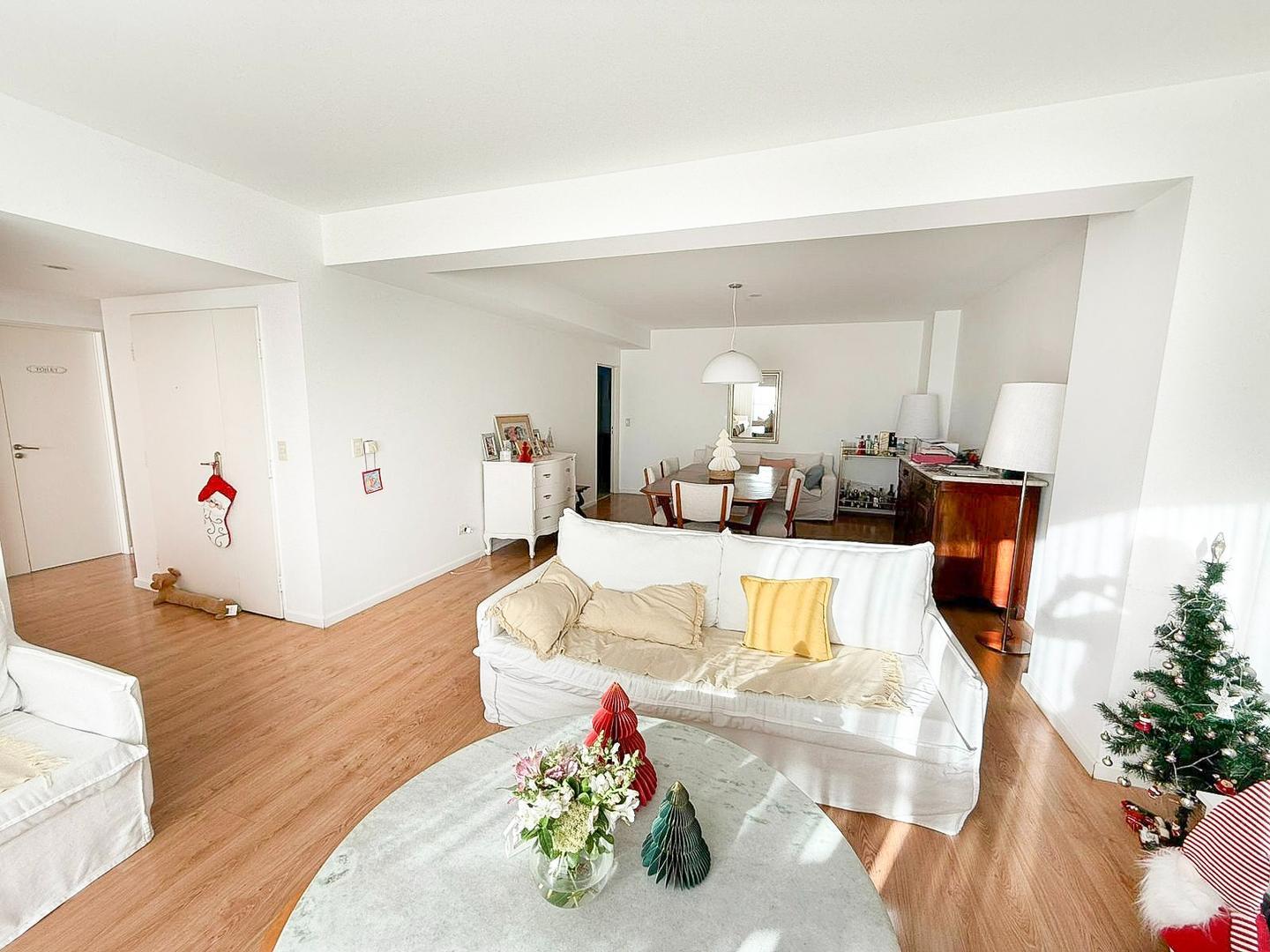 Departamento 4 ambientes con 3 baños