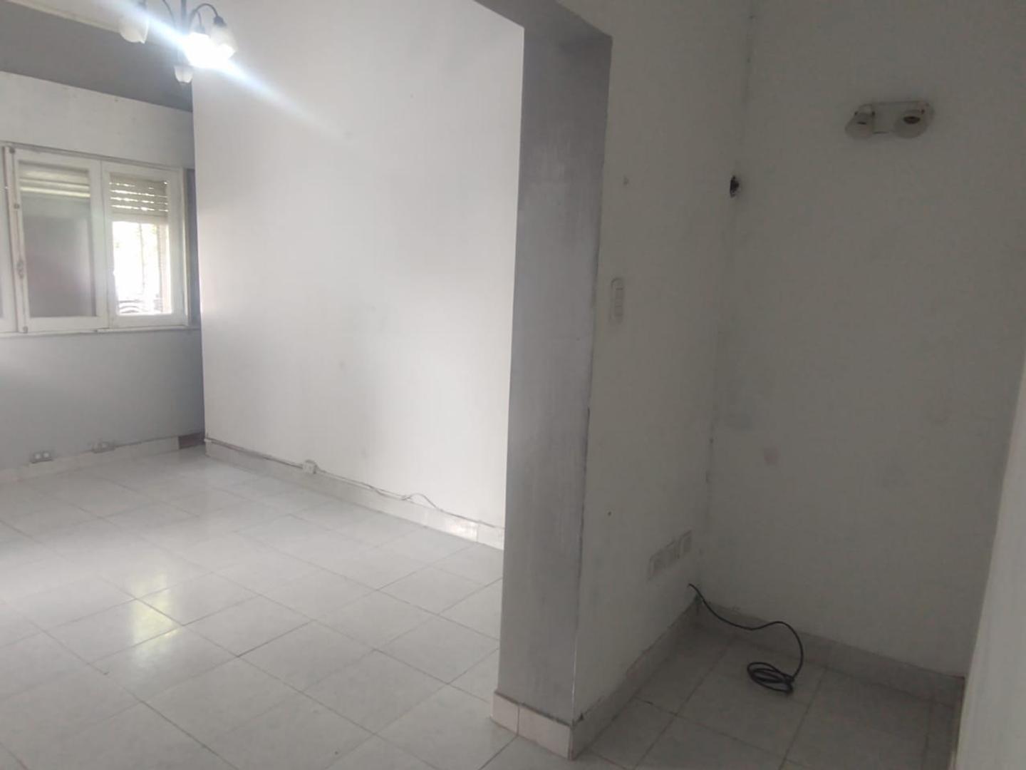 Depto Tipo Casa 2 ambientes con 1 baño