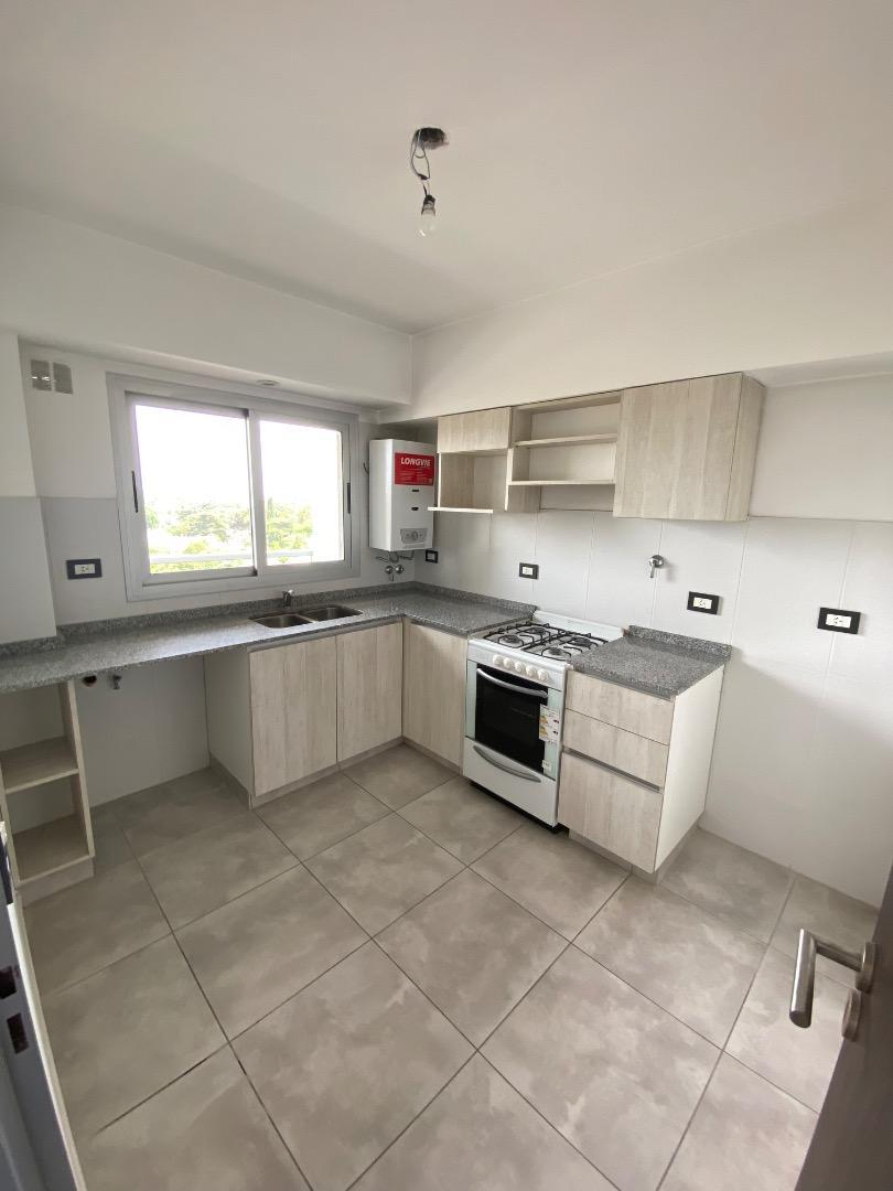 Departamento en Alquiler en Ituzaingo Sur, $ 600.000