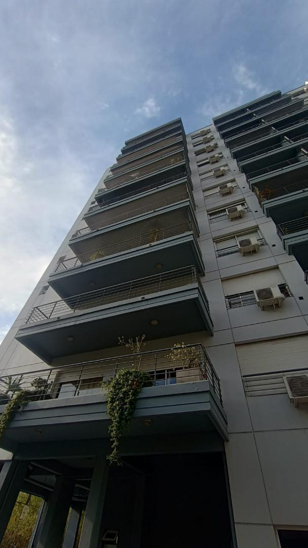 Cochabamba 100, Piso 5