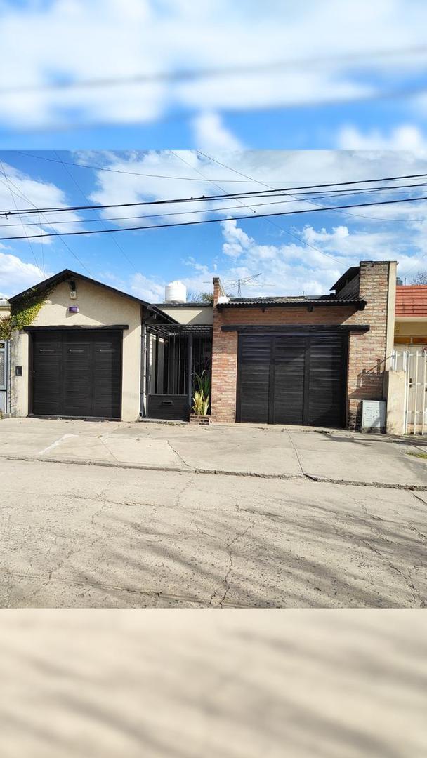 CASA EN VENTA EN EXCELENTE ESTADO CON PILETA APTA CREDITO