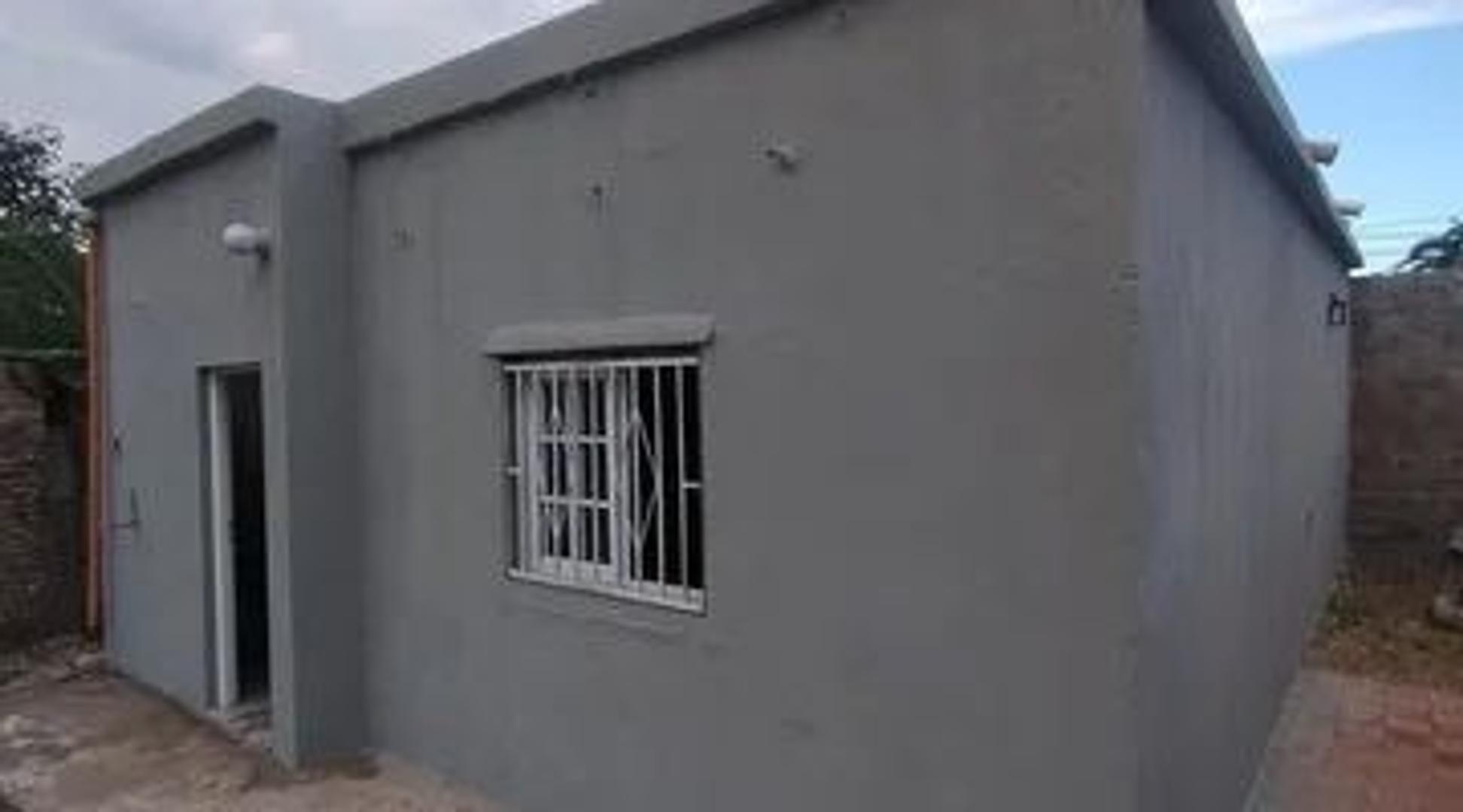 CASA 3 AMBIENTES S/LOTE 10X40 - APTA CREDITO CASTELAR