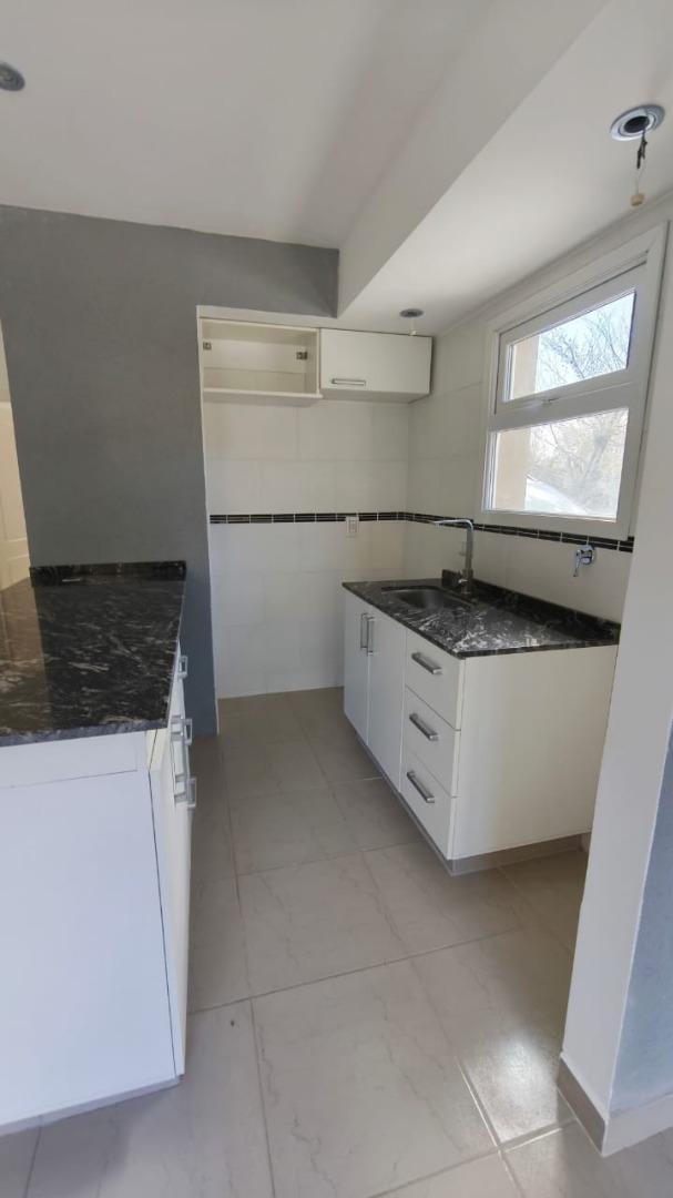 Depto Tipo Casa 2 ambientes con 1 baño