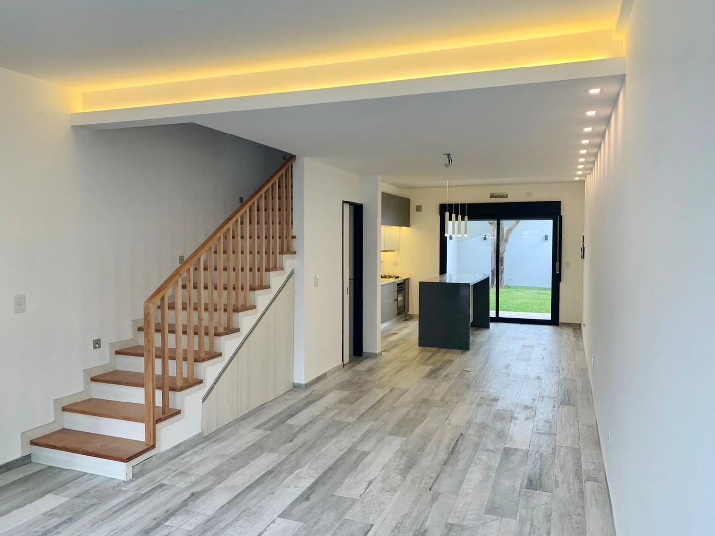 Casa 4 ambientes con 4 baños