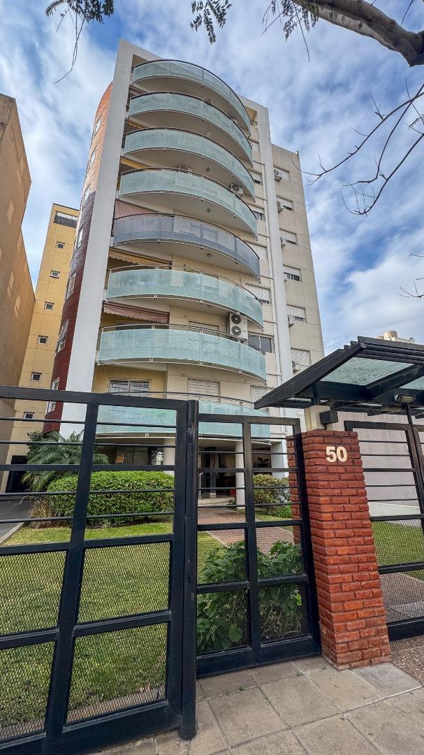 Departamento de cuatro ambientes en venta en Haedo Dur