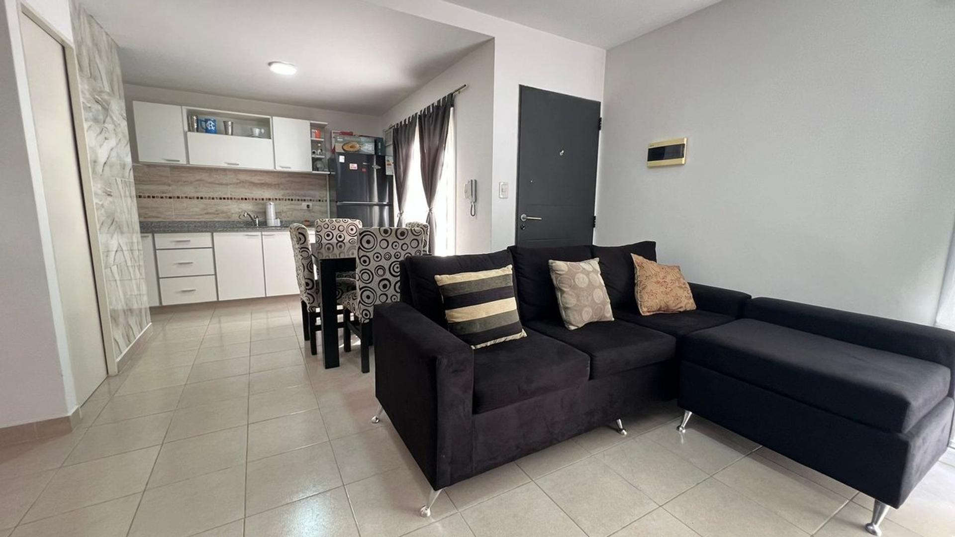CASA DUPLEX TRES AMBIENTES EN VENTA LUIS GUILLON
