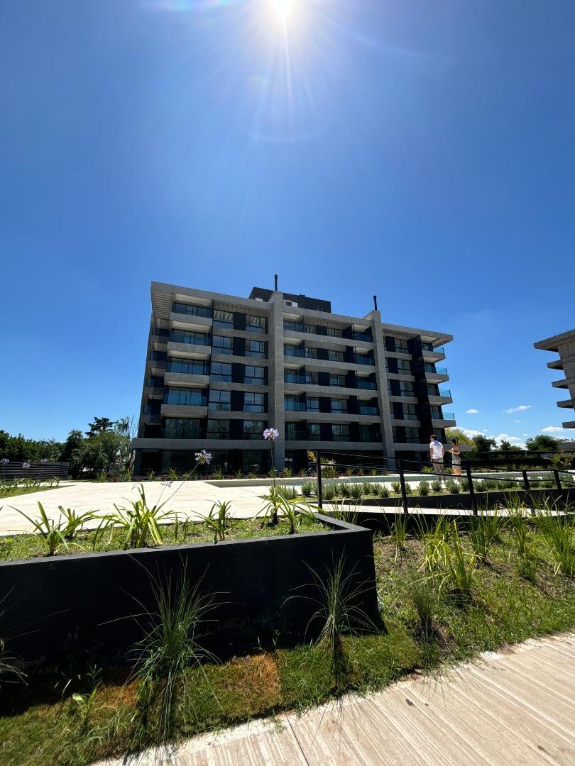 Departamentos Spring Greenville Polo & Resort