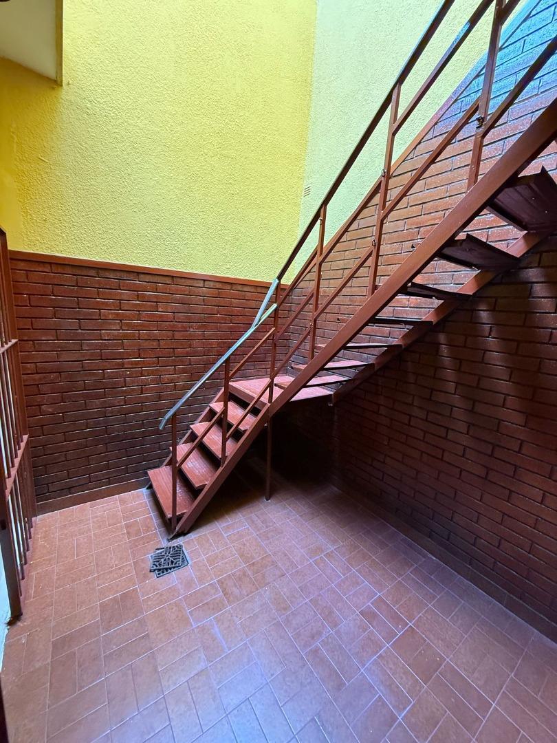 Depto Tipo Casa 4 ambientes con 2 baños