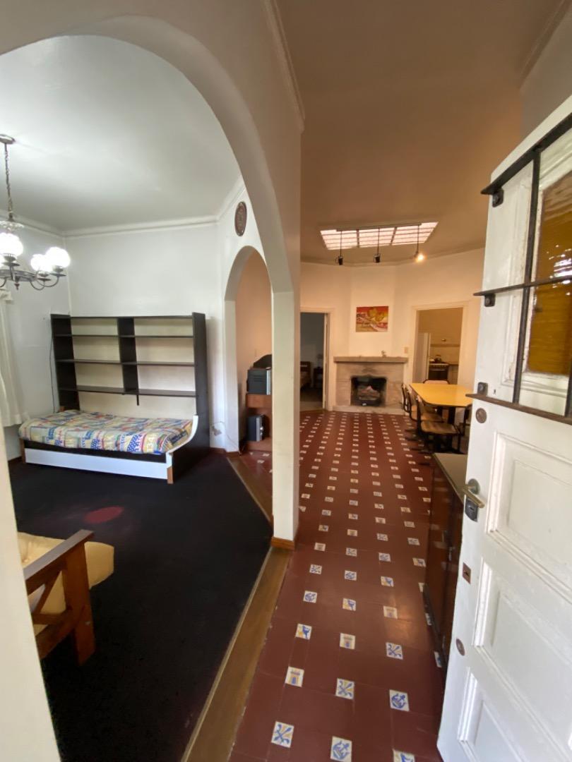 Casa en Alquiler con 1 cochera