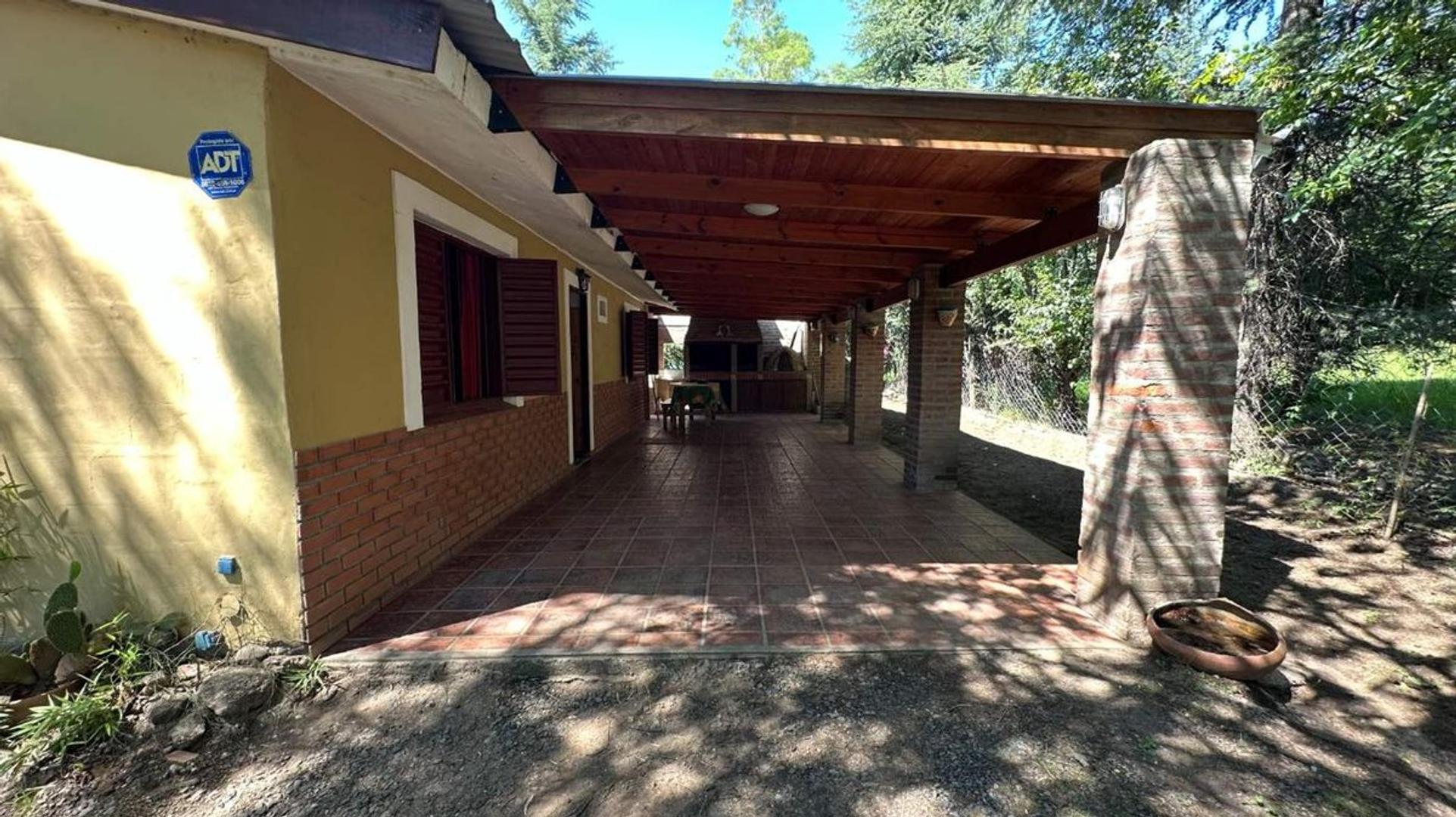 Casa 3 ambientes con 1 baño