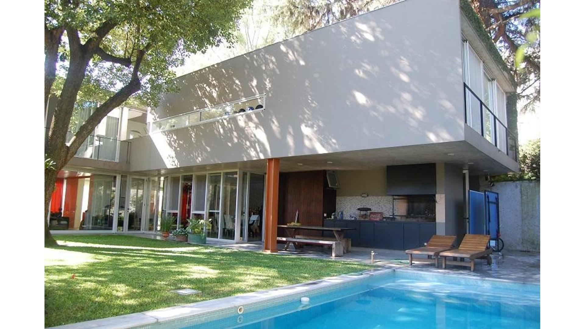 CASA EN VENTA EN MARTINEZ