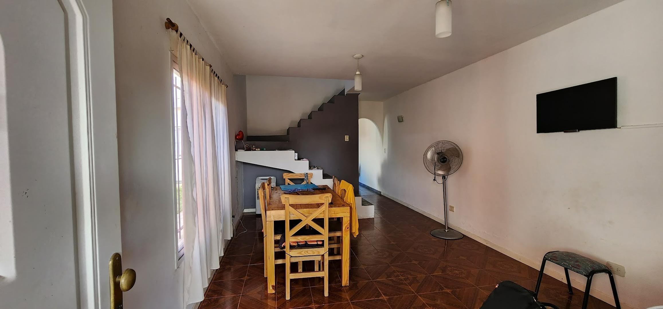 casa de 3 amb y otra de 3amb en dos plantas ideal 2 familias