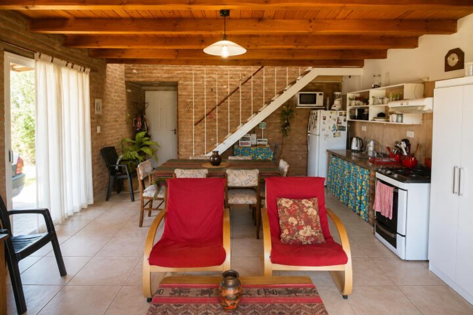 Casa 4 ambientes con 1 baño