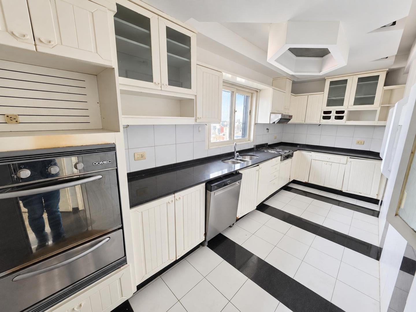 Departamento en Venta con 2 cocheras