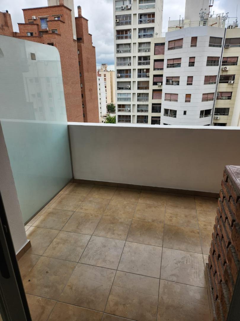 Chacabuco casi Rondeau con balcon!