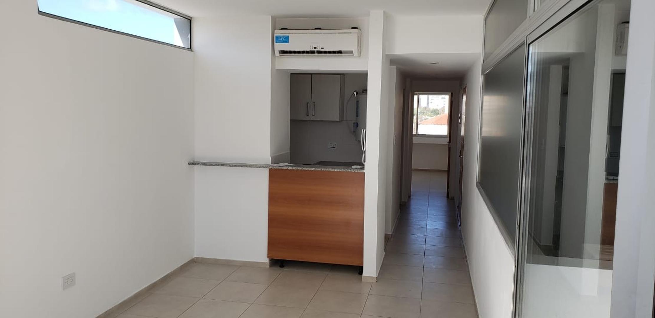 39 E/ 6 Y 7 , Piso 8