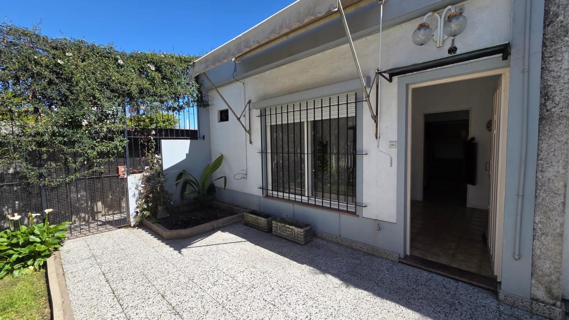 Ph de 2 ambientes con patio