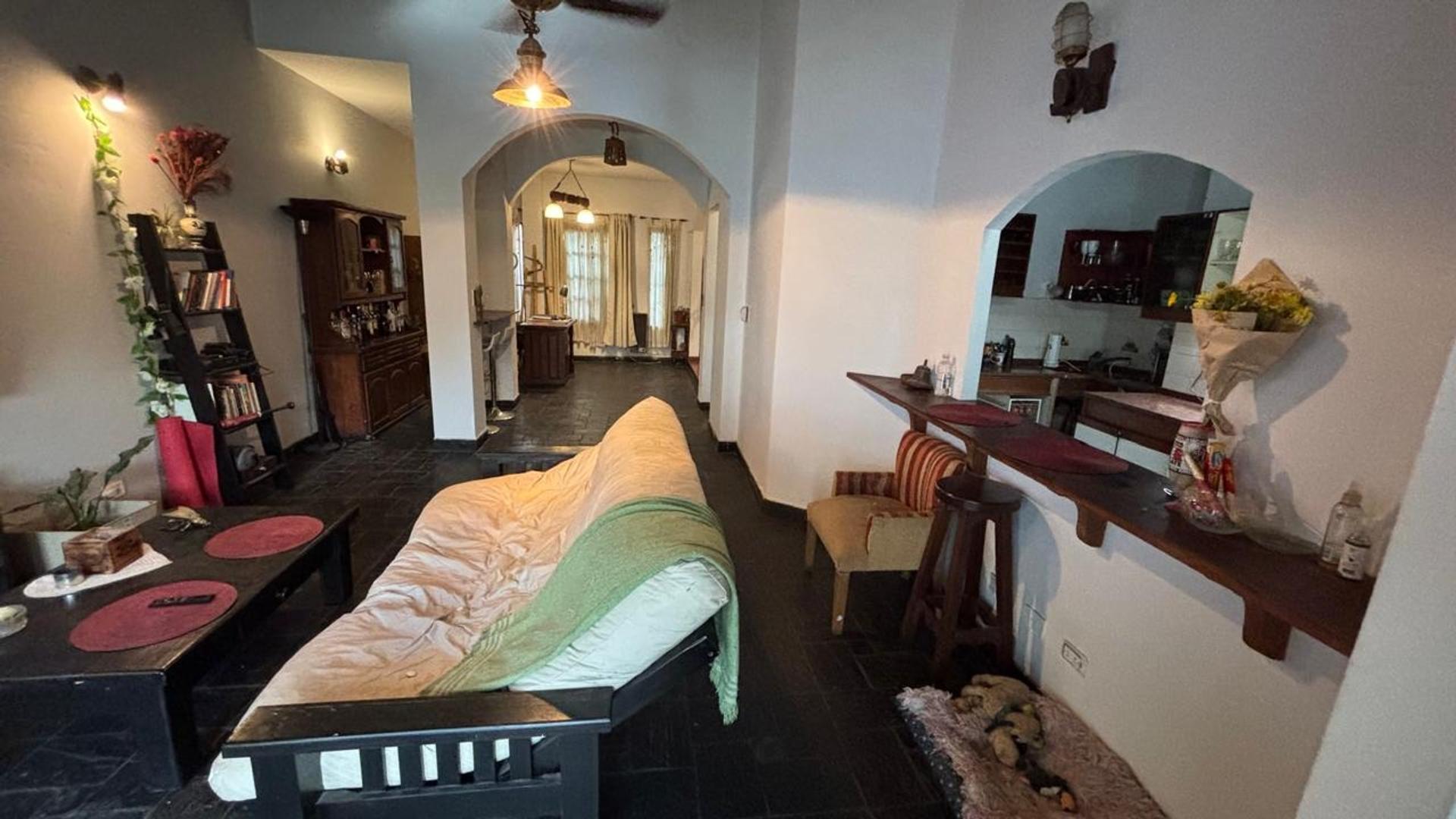 Casa 6 ambientes con 3 baños