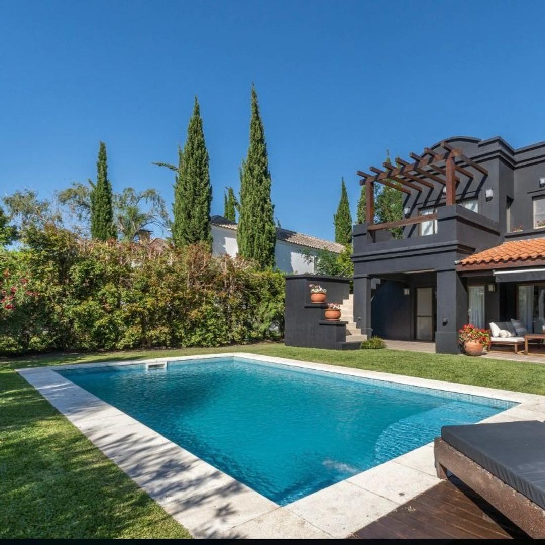 Casa en Venta al Oeste