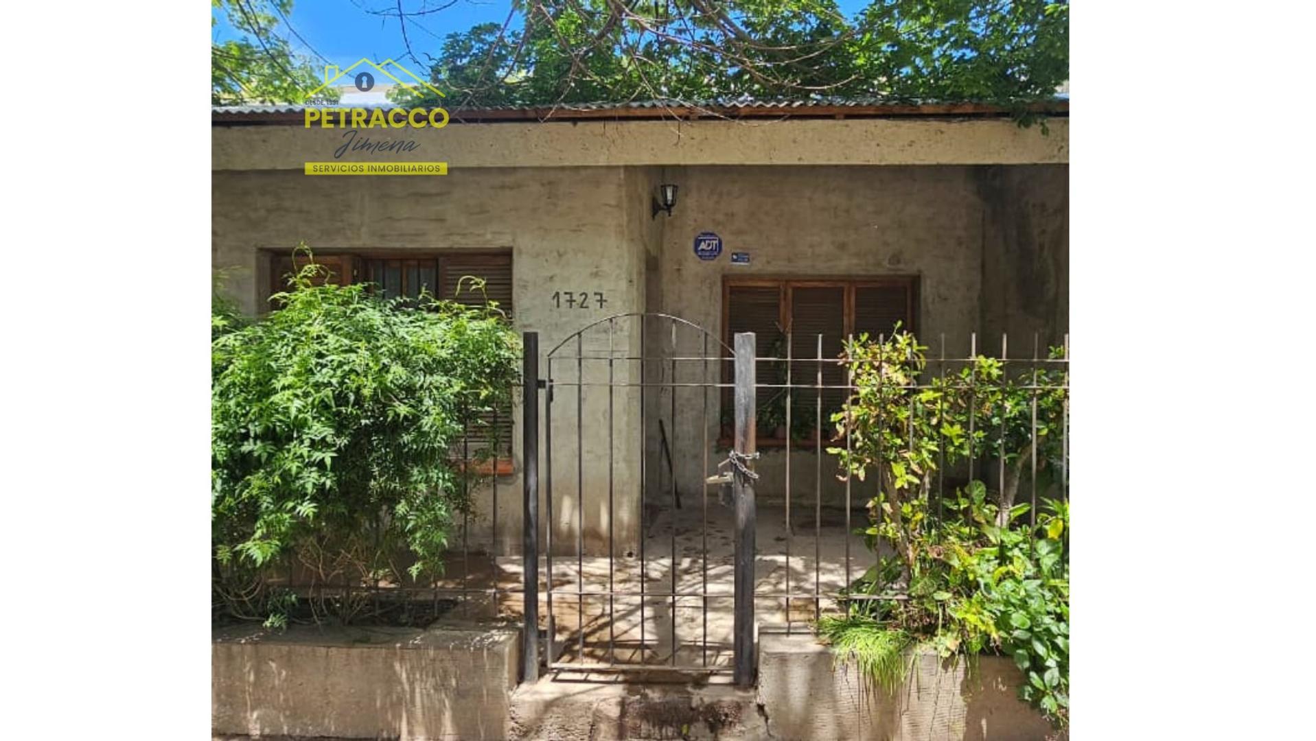 Casa al frente de 2 dormitorios en venta