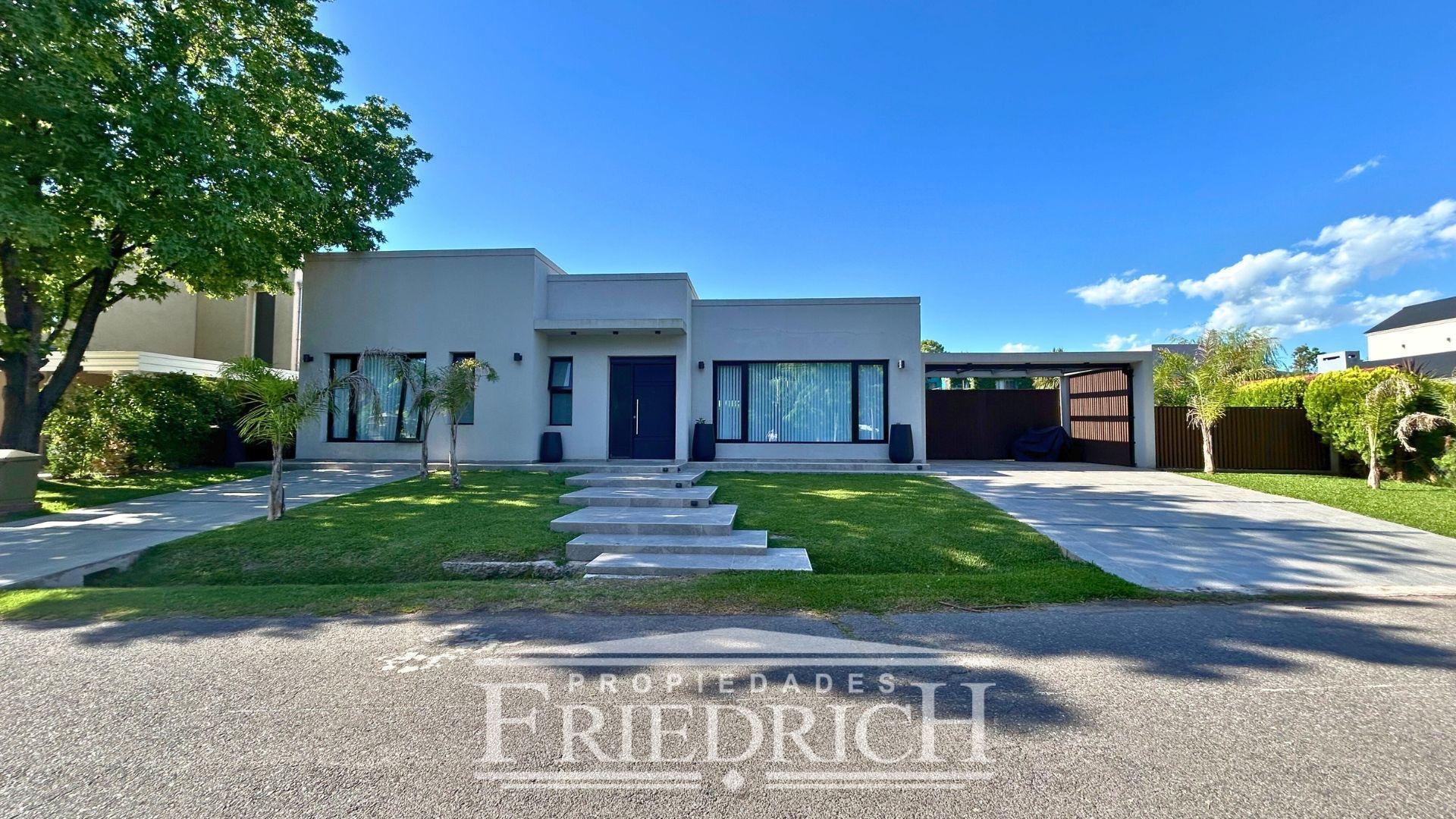 CASA EN VENTA EN COUNTRY BANCO PROVICIA