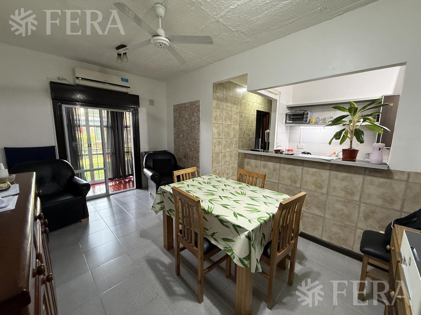 Venta Departamento 3 ambientes con balcón en Lanús