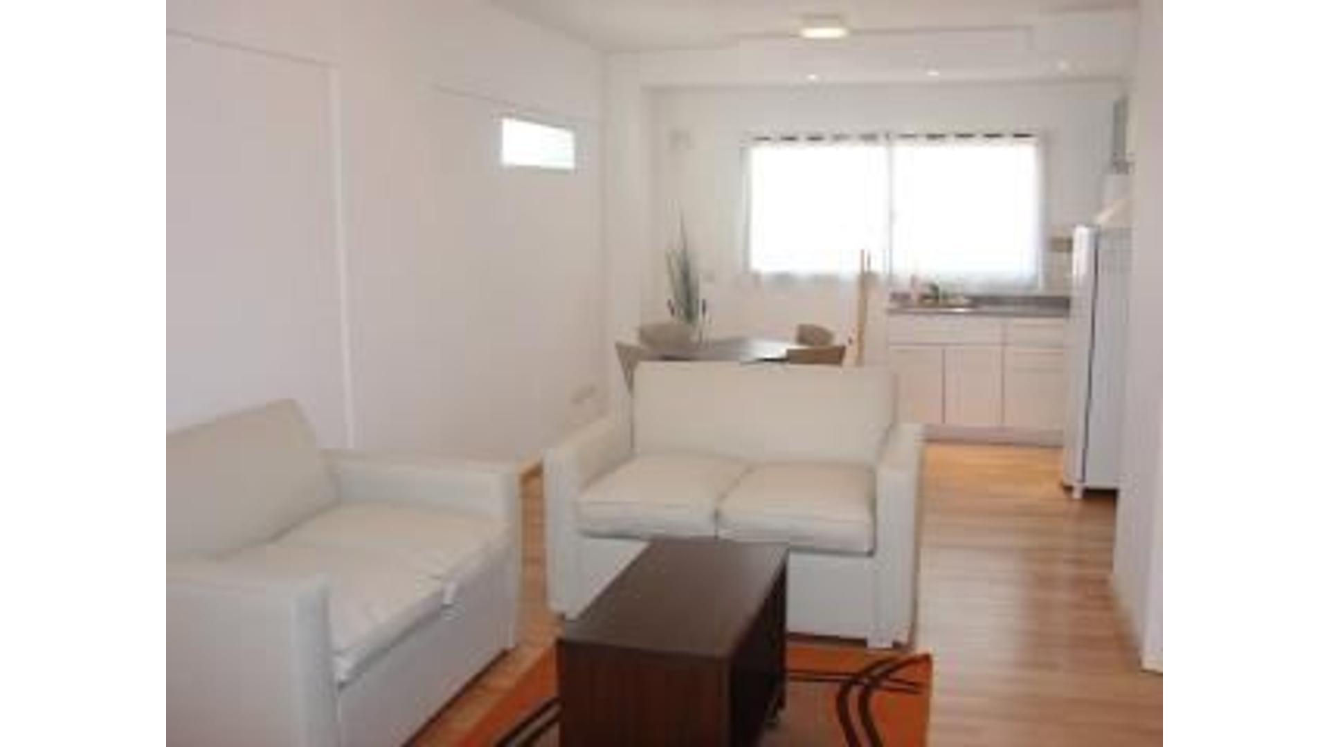 Campos, Luis M. Av  300