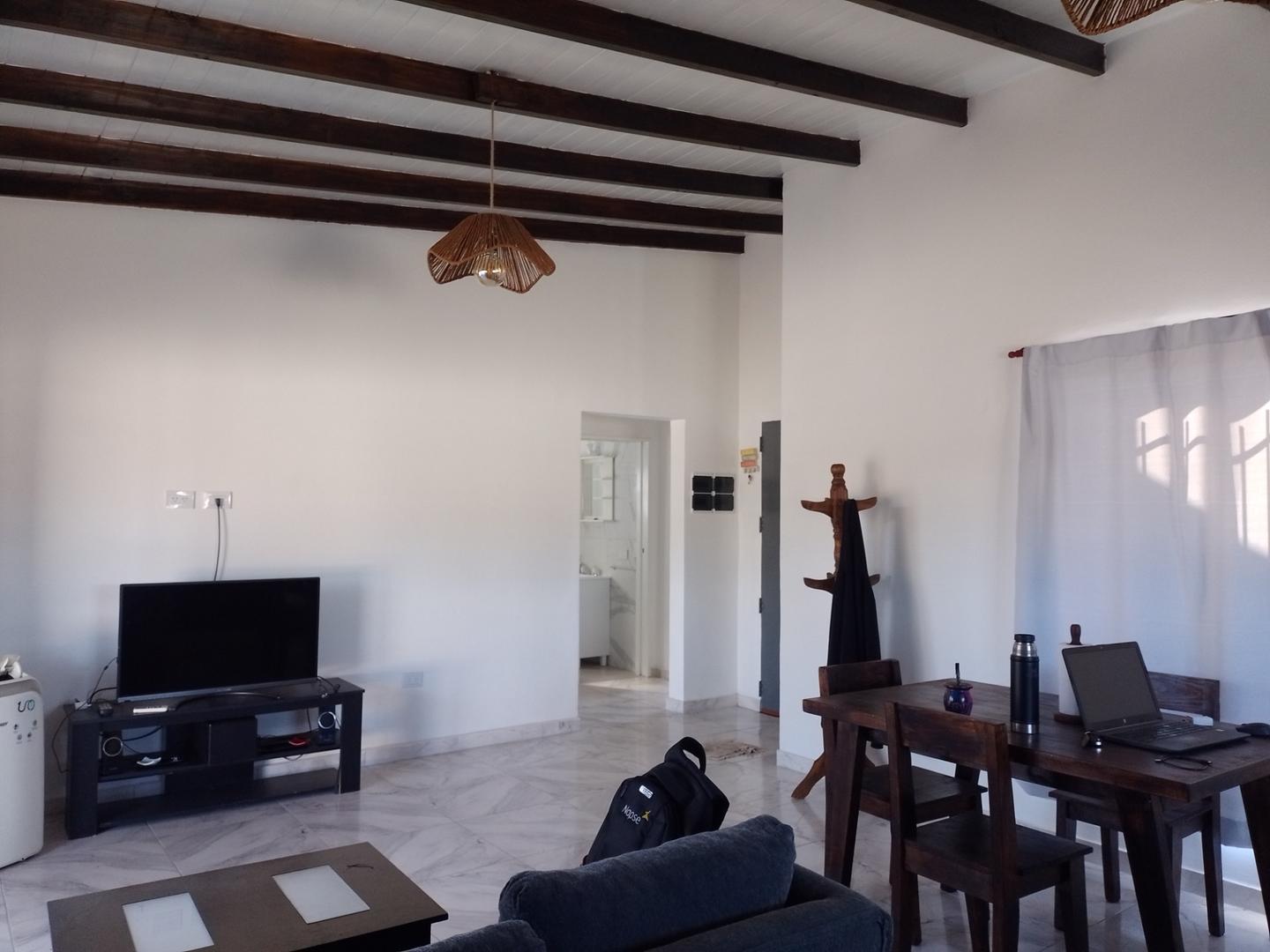 Casa 3 ambientes con 1 baño