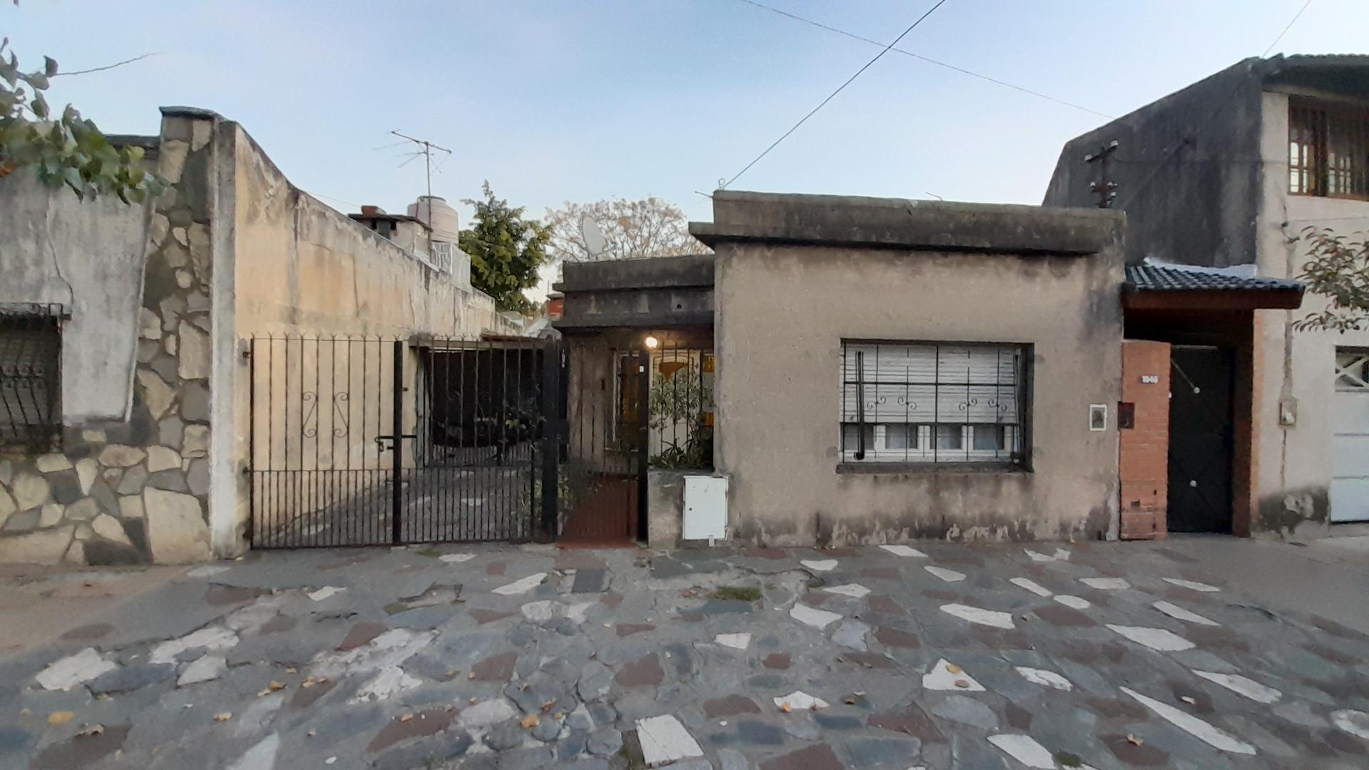 CASA EN VENTA - LLAVALLOL AL 1000, LANÚS O - 4 AMBIENTES