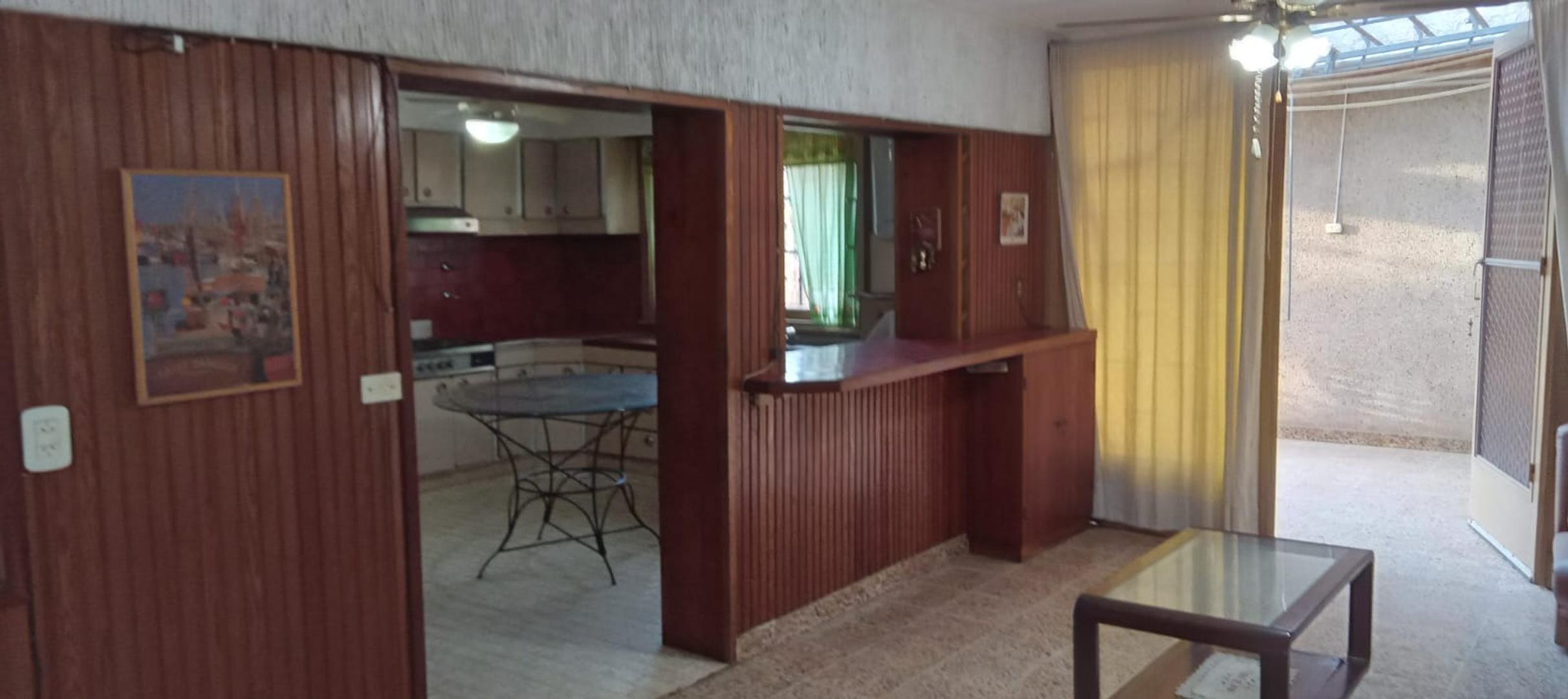 Casa 4 ambientes con 1 baño