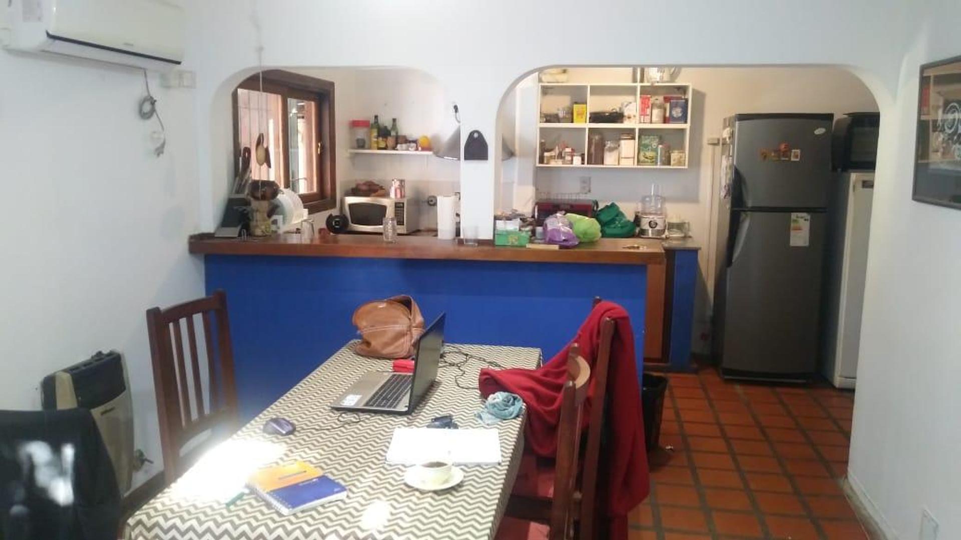 Casa 4 ambientes con 1 baño