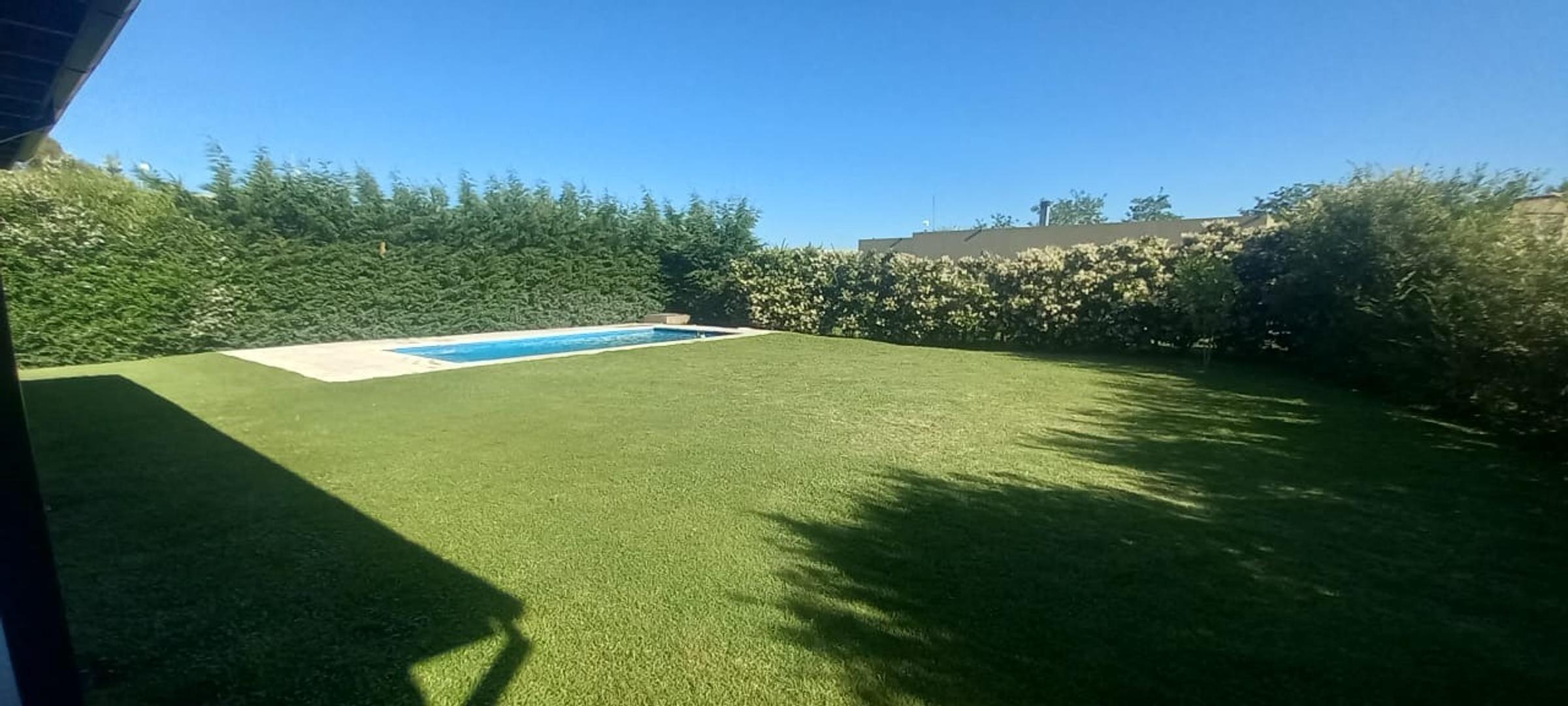 Casa 4 ambientes con 3 baños