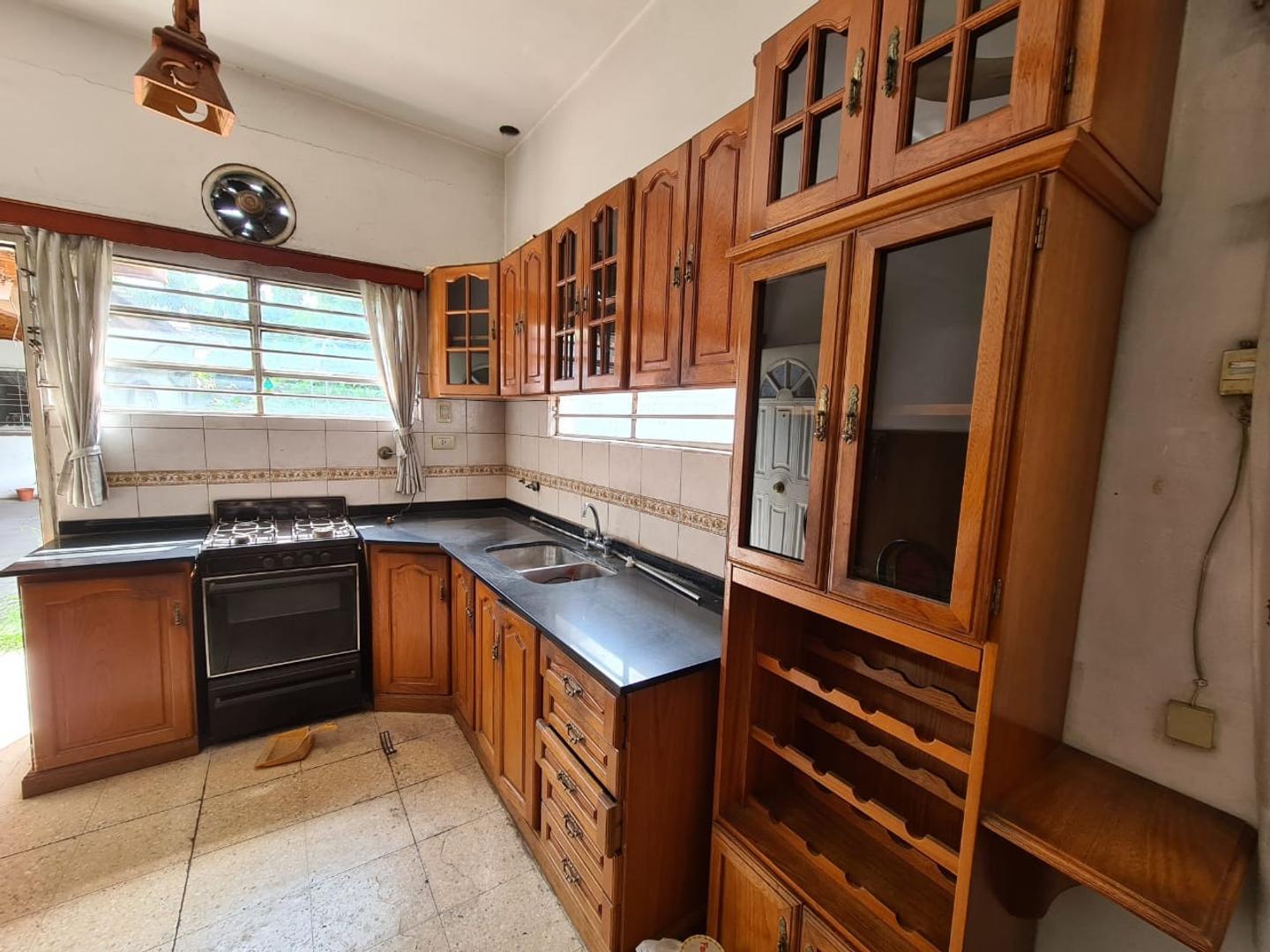 Casa 3 ambientes con 1 baño