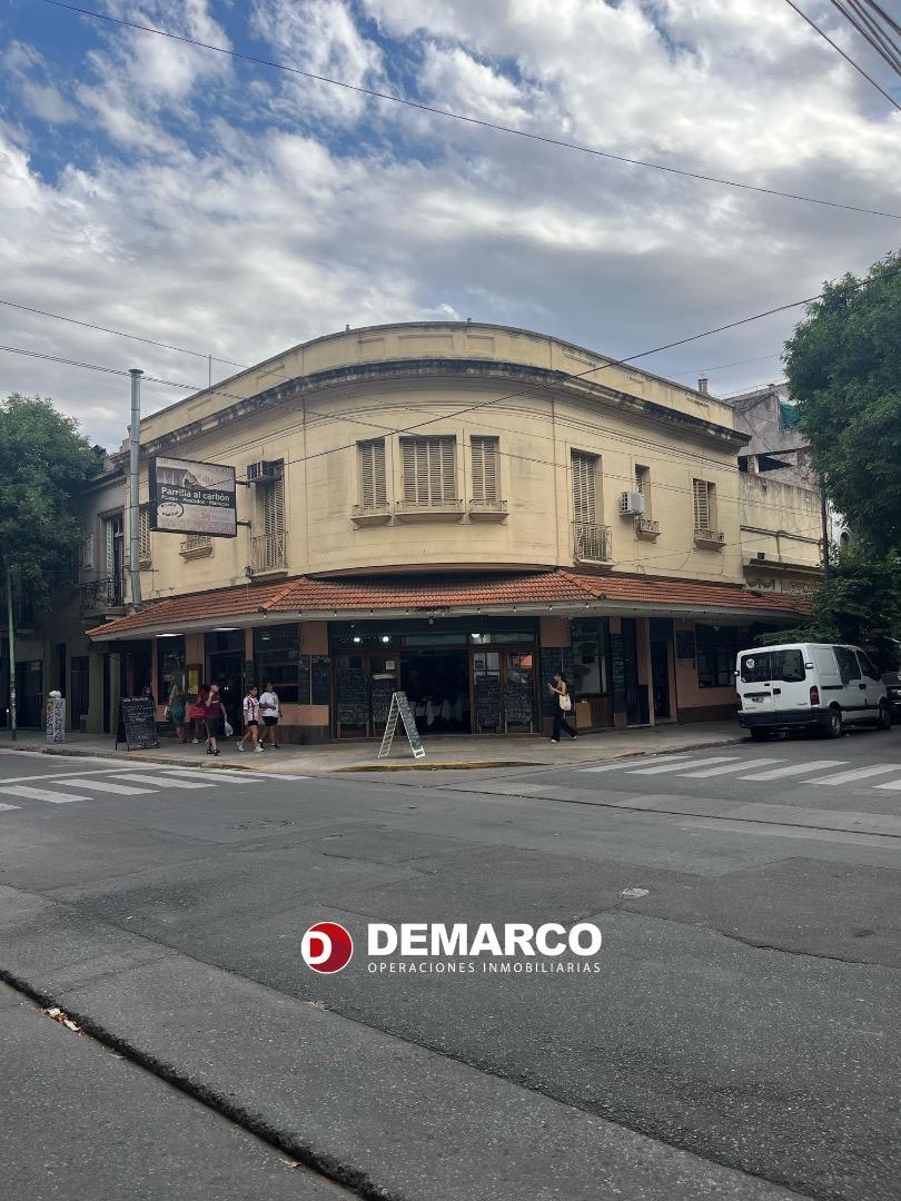 LOCAL  EN ESQUINA( EMBLEMATICO EN LA ZONA)+ 2 DPTOS- E/INDEP