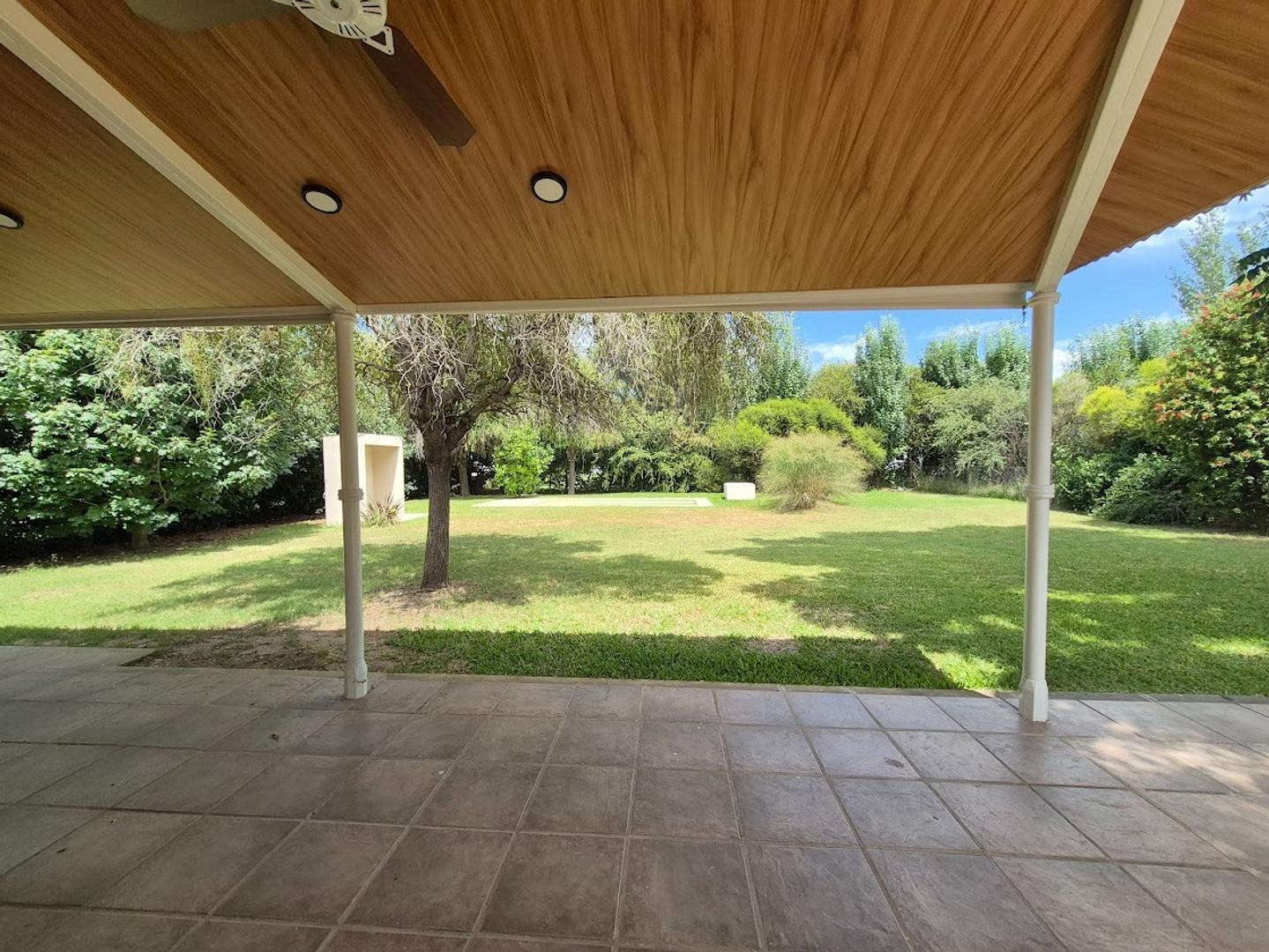 Casa en Alquiler en Kentucky Club de Campo, USD 3.200