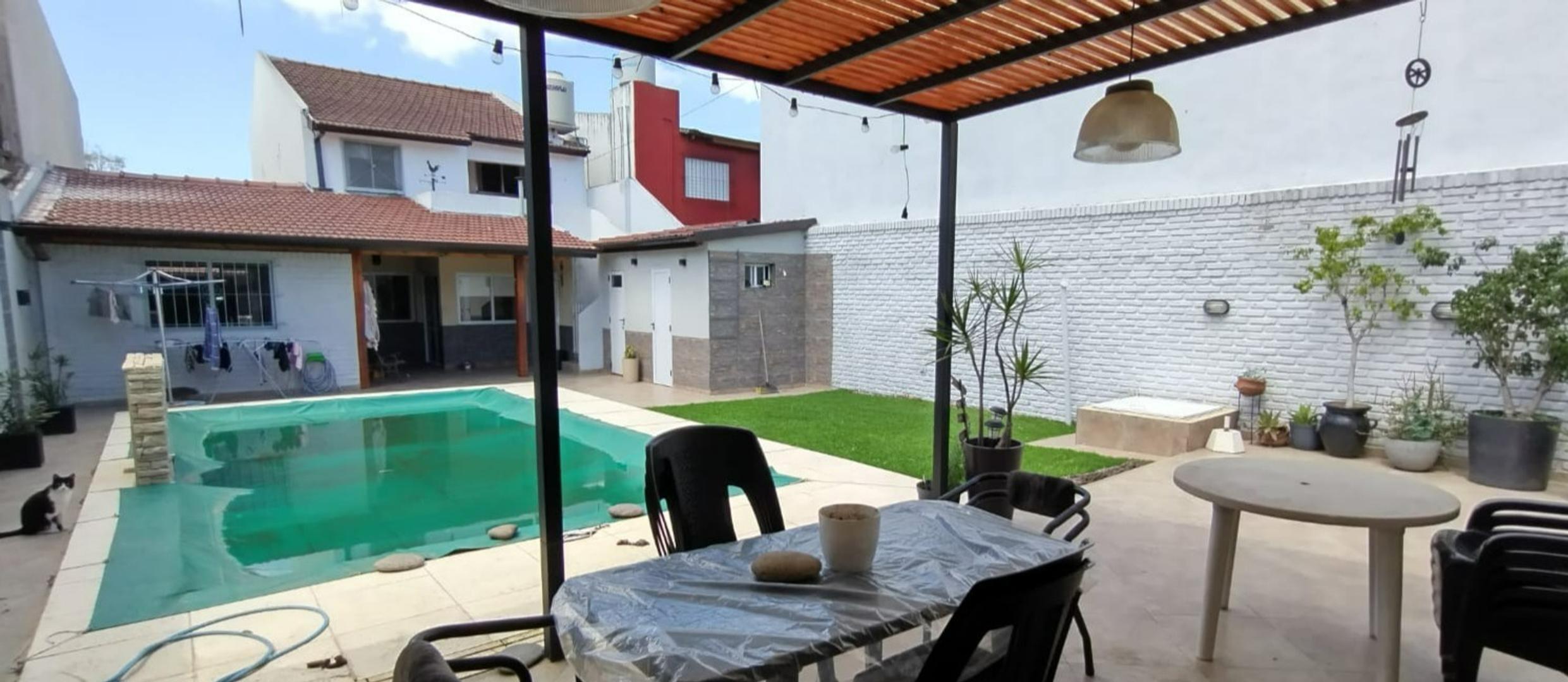 chalet 4 amb + 3 cocheras + pileta/quincho - Villa balleste