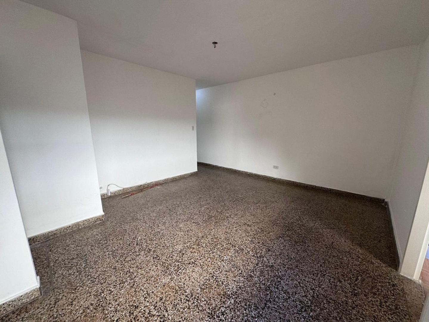 EXCELENTE 4 AMB 1ER PISO POR ESCALERA APTO CREDITO