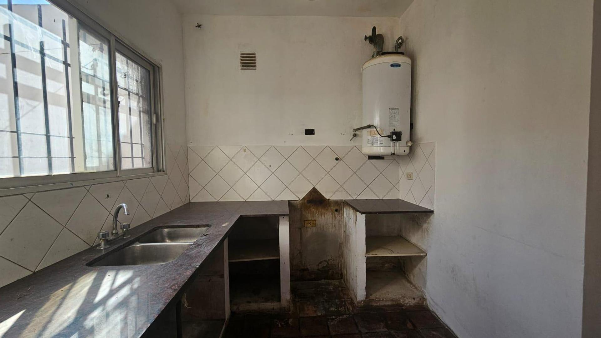 Venta Casa lote propio de 116 m2 en Caseros