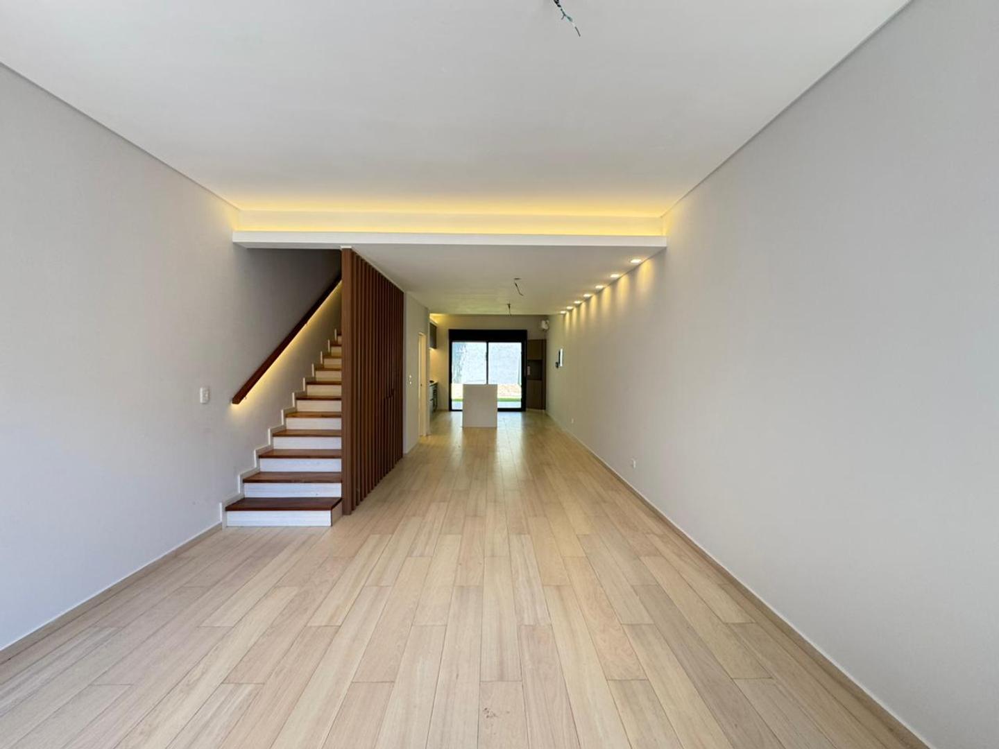 Casa 5 ambientes con 3 baños