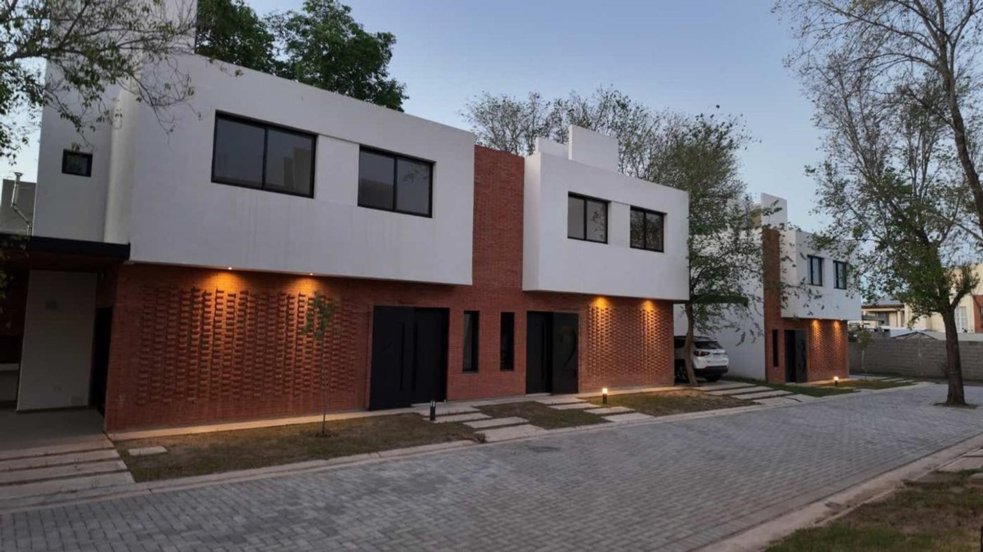 DUPLEX DOS DORMITORIOS HOUSING CERRADO LA CALERA