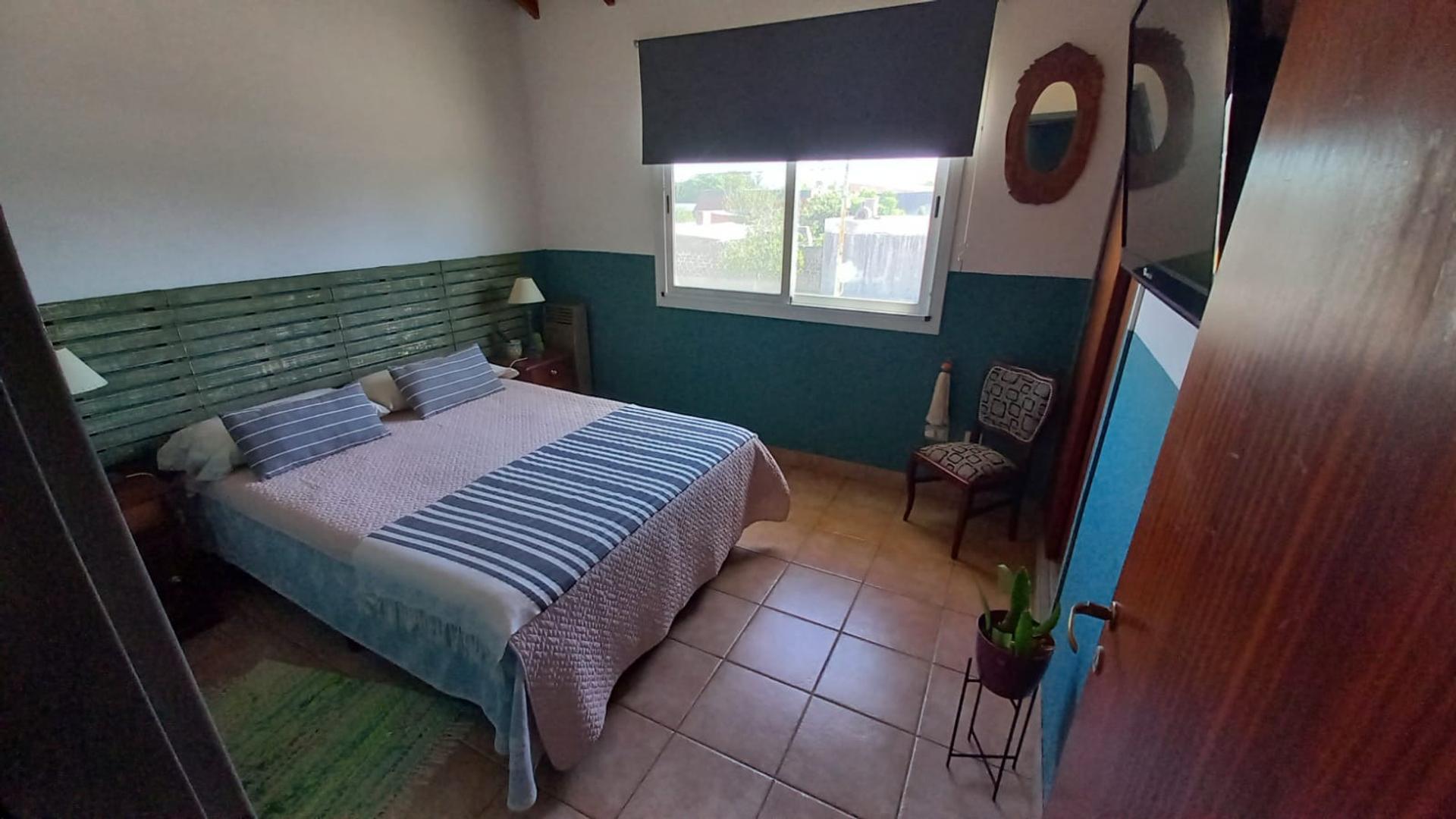Casa 6 ambientes con 2 baños