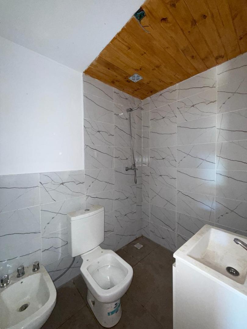 Casa en Alquiler con 1 cochera