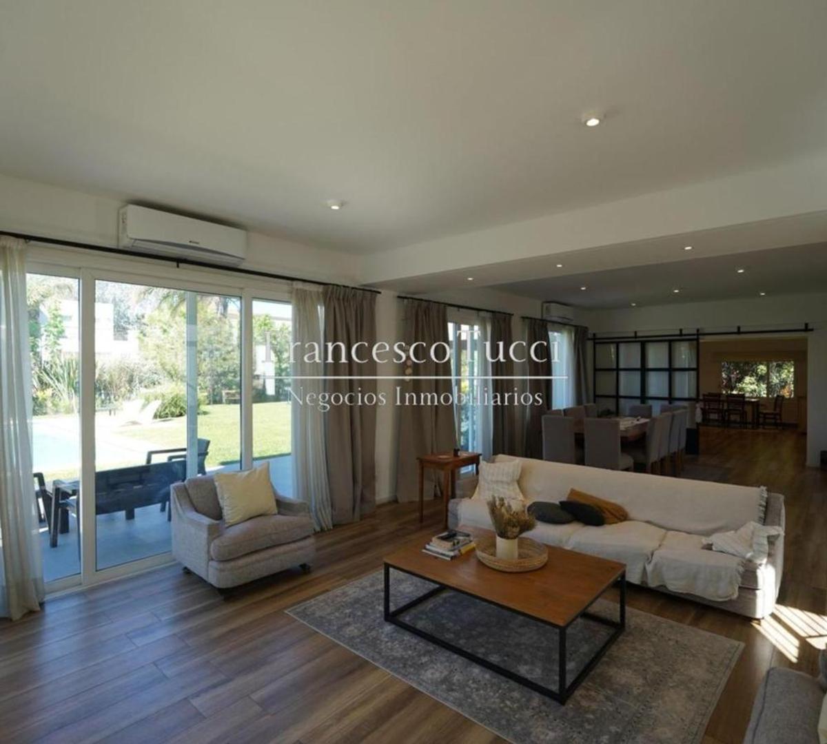 Casa en Venta al Oeste